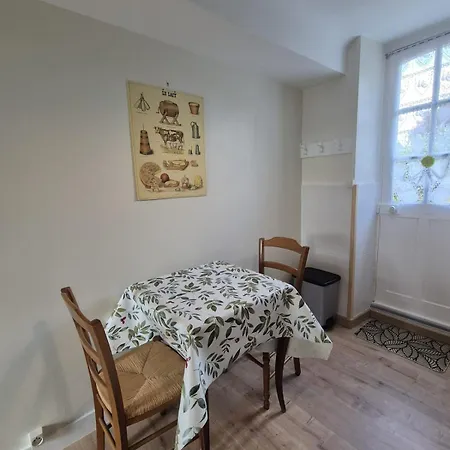Petite Maison Avec Jardin A Bagnoles De L'orne Tatil Evi